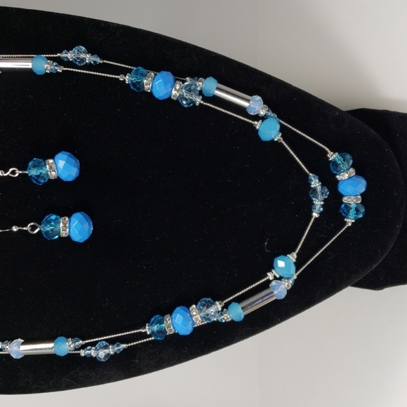 💙 Elegant Blue Beaded Necklace & Earrings Set – Silver-Tone Accents – Jewelry - Picture 2 of 8
